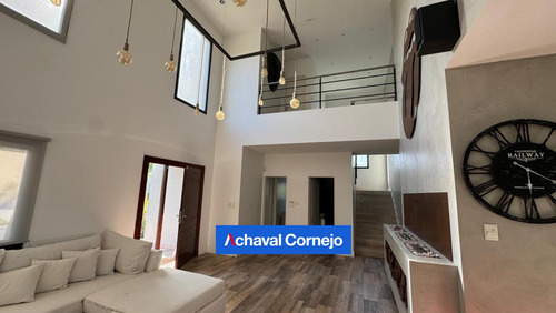 Casa En Puertos, Vistas, 4 Dormitorios Más Dependencia, Con Pileta