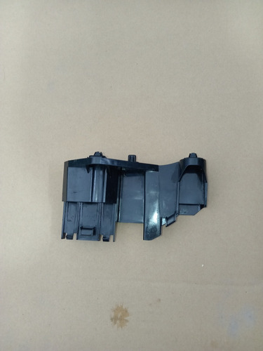 Soporte Guía De Facia Trasero Derecho Suzuki Swift (Usado)
