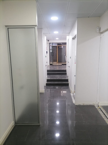 Local Comercial Edificio Medico Alcantara 70 Mt2