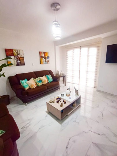 Imagen 6 de 12 de En Alquiler Th Con Terraza Y Balcon En Pueblo Viejo Pto La C