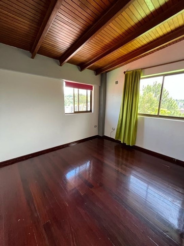 Imagen 25 de 30 de Se Vende Casa Actualizada 500 M2 5h/7b/3p La Boyera