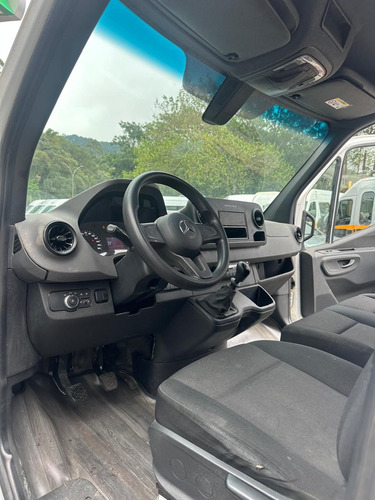 Mercedes-Benz Sprinter Van 28lugaresdoc ônibus