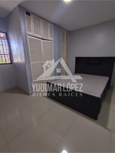 Ofrecemos En Venta Hermoso Townhouse En Urbanización Las Carolinas, Turmero, Edo. Aragua.