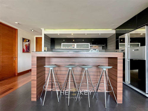 Amplio Departamento Venta 3 Dorm. 2 E. Bicentenario Vitacura