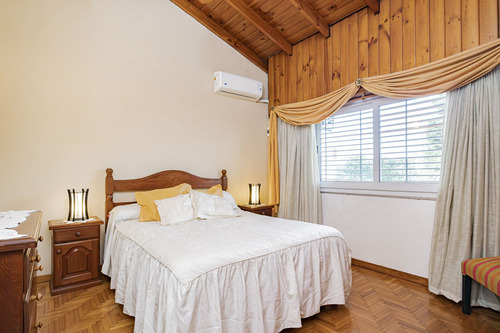 Venta Casa 6 Amb C/ Cochera Patio Parrilla Permuta