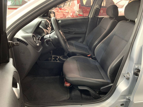 Imagem 6 de 10 de Volkswagen Voyage 1.6 Mi Trendline 8v Flex 4p Manual
