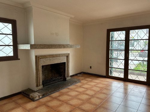 Acogedora Casa Sólida De Un Piso, Excelente Sector De Ñuñoa