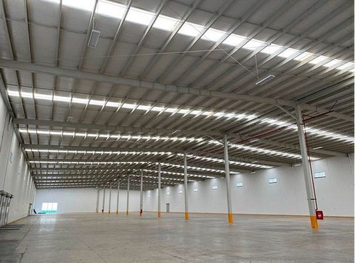 Excelente Bodega Industrial En Renta 3,800 M2 En Queretaro