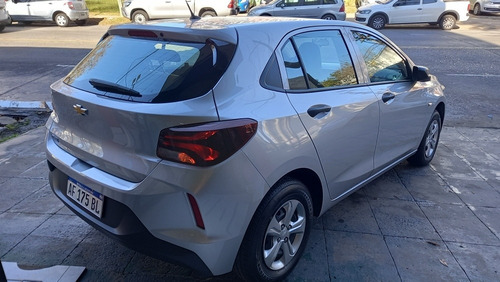 Imagen 4 de 14 de Chevrolet Onix Ls