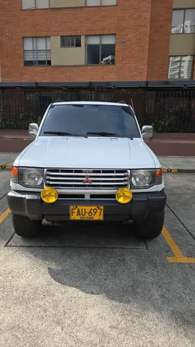 Montero Mishubichi 2.400
