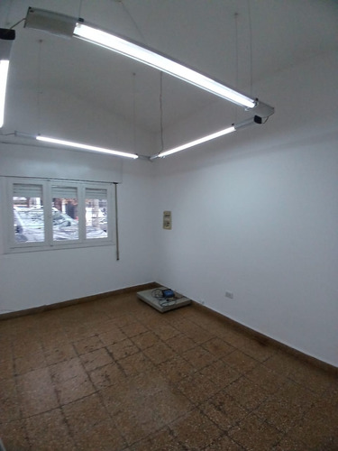 Gran Casa Uso Comercial!!! Bv Los Granaderos 3170- B Alto Verde