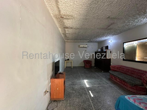 En Venta Casa En El Limón #25-13438 Rm