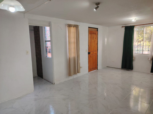 Casa De 2 Pisos, En Villa Los Adobes, Se Acepta Subsidio.