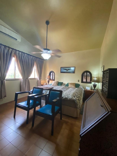 Imagen 3 de 14 de Bella Casa Valles De Camoruco Calle Cerrada 1044m². Cód.:428756. 0414-4841043