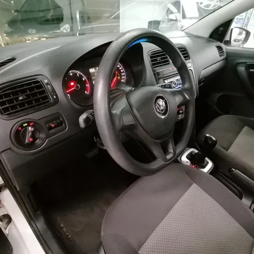 Volkswagen Vento 1.6 Starline At