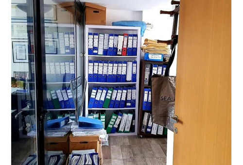 Imagen 4 de 12 de Oficina De 4 Ambientes Con Cochera A La Venta En El Centro