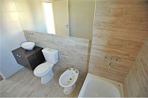 Imagen 10 de 30 de Dúplex Venta - 2 Dormitorios 2 Baños 2 Cocheras - 120 Mts2 Totales - City Bell