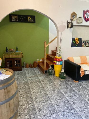 Imagen 4 de 14 de Departamento Tipo Casa En 2 Plantas 4 Ambientes.