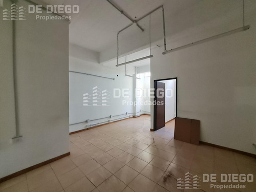 Edificio Industrial Con Gas Industrial De 7500 M2 En 3 Plantas - Bella Vista
