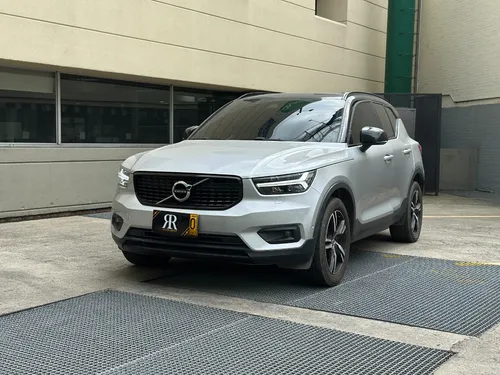 Volvo XC40 R-DESIGN FWD