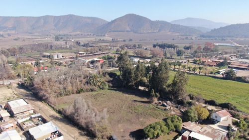 Amplio Terreno, Para Uso Rural Y Comercial.