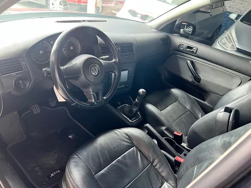 Volkswagen Jetta Tred. Line Mecanico 2013