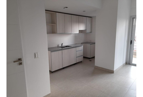 Imagen 6 de 21 de Departamento En Excelente Ubicacion !!!!!