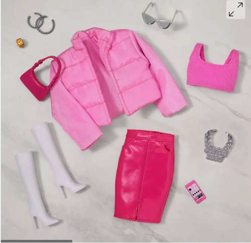 Paquete De Moda Barbiecore Hrm19 Con La Firma De Barbie