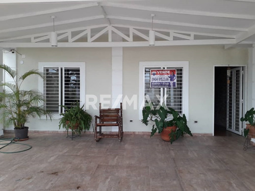 Imagen 2 de 19 de Se Vende Townhouse En La Urbanización Alto Prado Sur (después Del C.c La Cascada), Maturin, Edo. Monagas