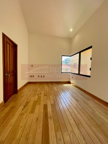 Gran Casa En Renta En Condominio En Pico De Sorata, Jardines De La Montaña, Cdmx.