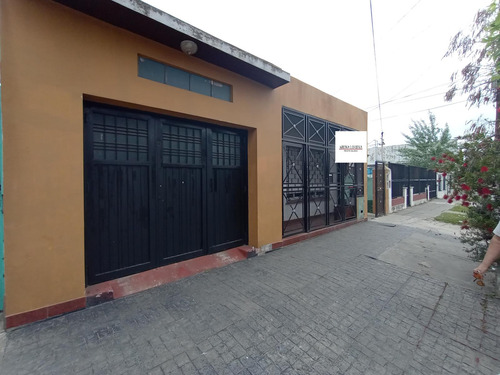 Casa En Venta En Moron Sur 4 Dormitorios