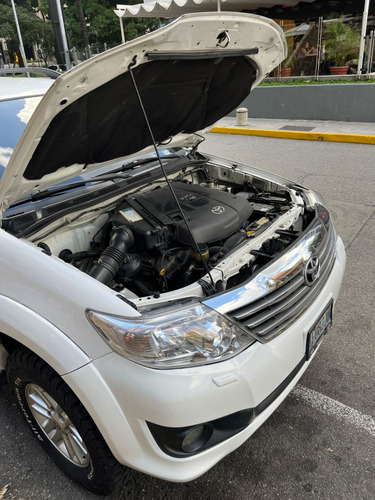 Imagen 13 de 13 de Toyota Fortuner 2012