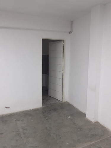 Imagen 5 de 10 de Alquilo Espectacular Galpon Industrial Ideal Para Consecionario Santa Monica 900 Mts2 Gandolas