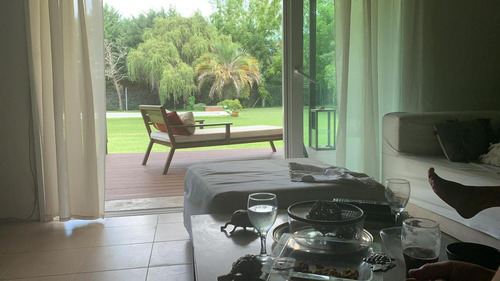 Quinta Quinta En Venta - 4 Dormitorios 3 Baños - 13.500mts2 - Esteban Echeverria