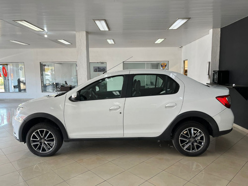 Renault Logan 1.6 Iconic 16v X-tronic 4p