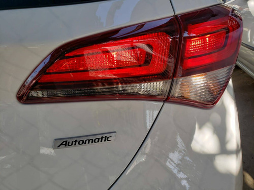 Imagem 4 de 15 de Hyundai Hb20 1.6 Comfort Plus 16v Flex 4p Automático