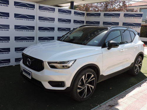 Volvo XC40 T5 R-design
