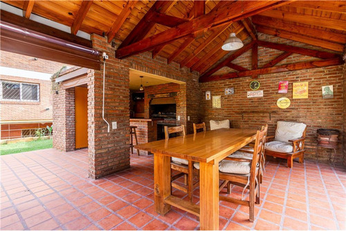 Venta Casa 5 Ambientes San Isidro Con Pileta