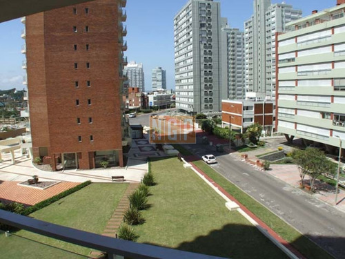 Imagen 14 de 27 de Punta Del Este Piso Alto Con Vista Al Mar! ,