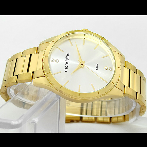 Relógio De Pulso Mondaine Com Corria De Aço Inoxidável Cor Dourado - Fondo Branco