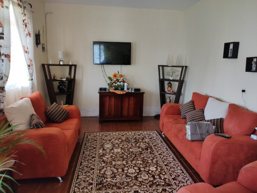 Imagen 2 de 14 de Hermosa Casa Tipo Campestre, 4 Recamaras 3 Baños