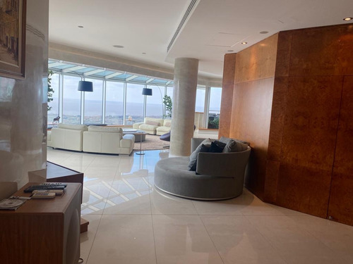 Torres Renoir, Puerto Madero, Piso De 500 M2 Con Vista Panorámica De 6 Ambientes, Con 4 Cocheras
