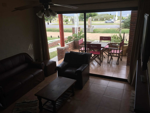 Alquilo Piriapolis Linda Casa Nuevita Frente Al Mar 3 Dormitorios 2 Banos ,totalmente Equipada Para 7 Personas