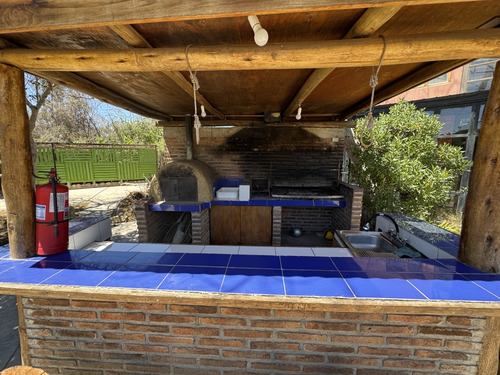 Casona Con Salón De Eventos