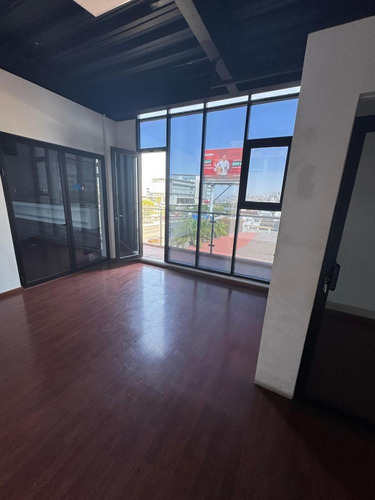 Oficina En Renta En Blvd. Bernardo Quintana Arrioja, Querétaro