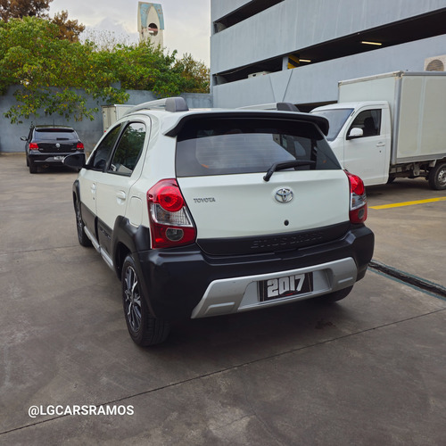 Toyota Etios 1.5 Cross