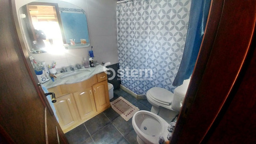 Imagen 13 de 28 de Hermosa Casa En Zona Residencial Cerca De Colegios. 3 Dormitorios. 2 Baños.
