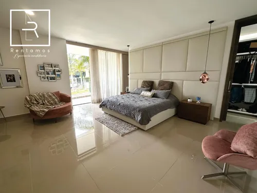 Casa En Venta En El Poblado. Cod V10550