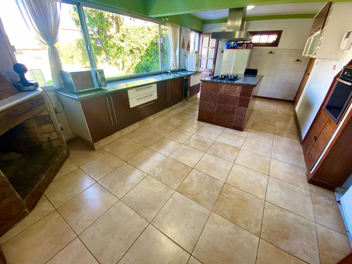 Alquiler Casa A Metros Del Mar Solymar