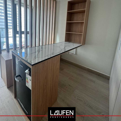 Moderno Estudio Con Impresionante Vista (85689)